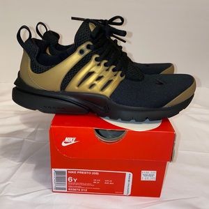 Youth Nike Presto — Black & Gold